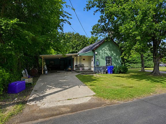 2nd image of 916 Turner St