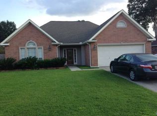 425 Oak Rd, Belle Chasse, LA 70037