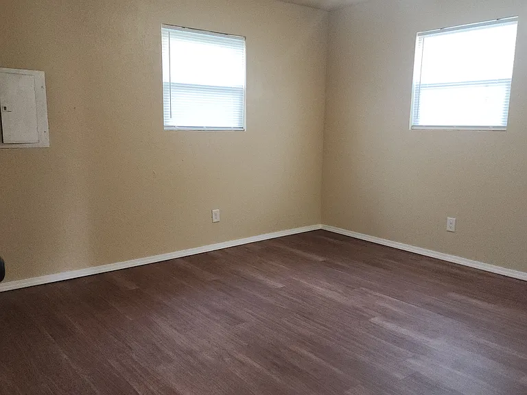 4904 S Shallow Brook Dr — Photo 4