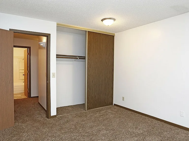The Oaks Apartments