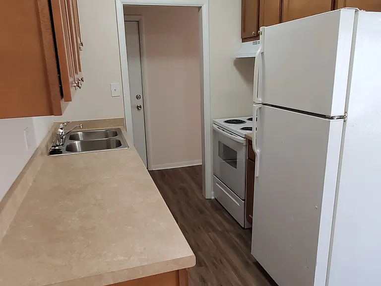 1252 Edwards Ln #B3 — Photo 3