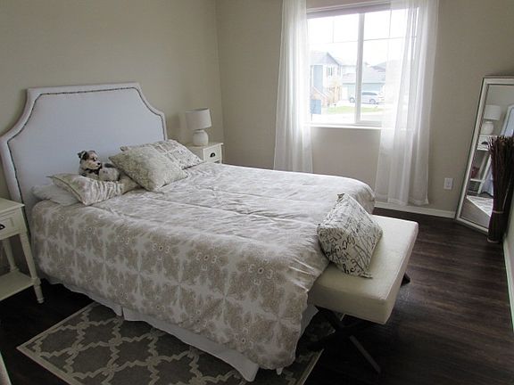 5th image of 802 Quamash Ct
