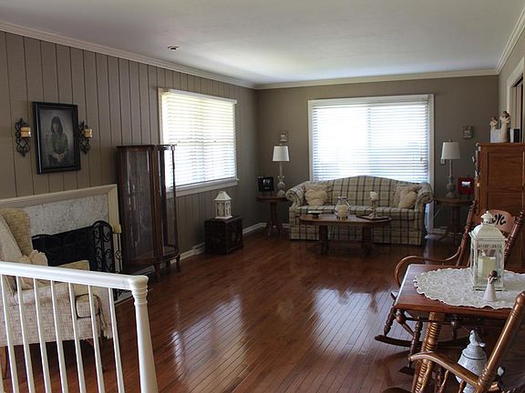 4th image of 103 Woods Dr