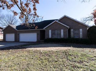 19158 Greenwood Ridge Rd, Lebanon, MO 65536