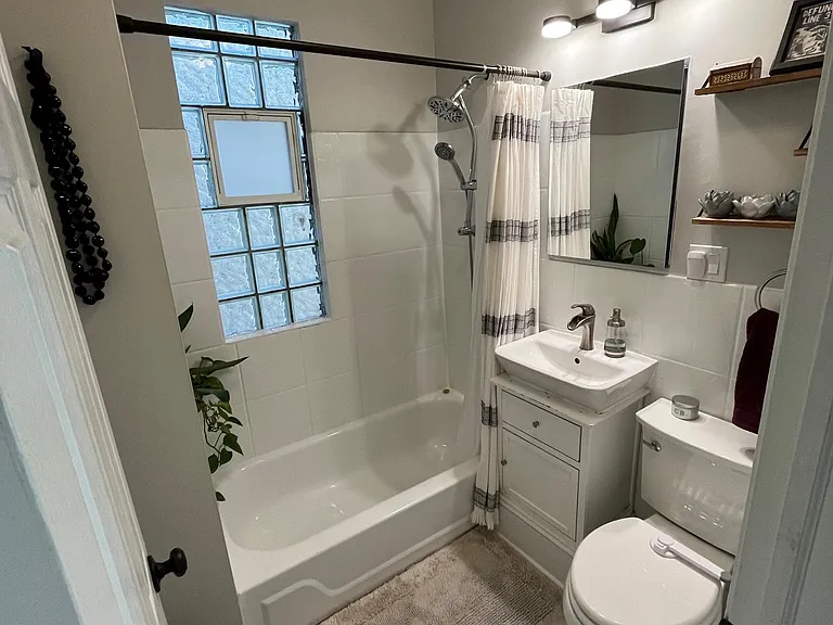 2826 N Sawyer Ave #1 — Photo 5