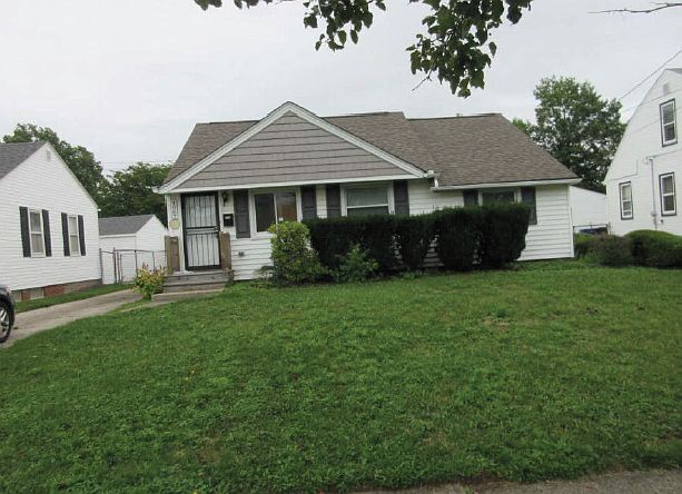 1st image of 4067 E 189th St