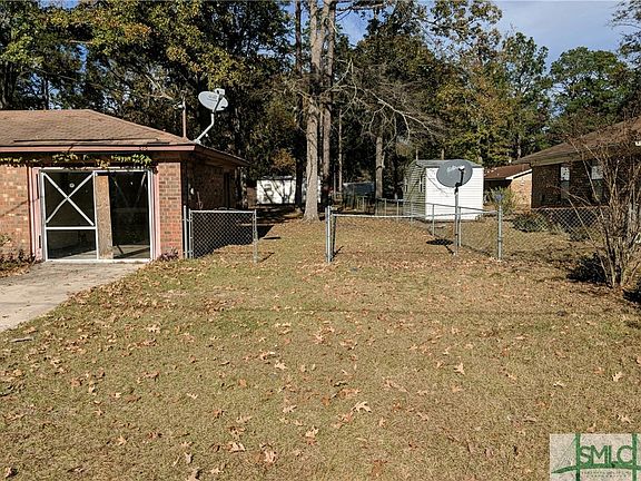 4th image of 818 Debbie Drive