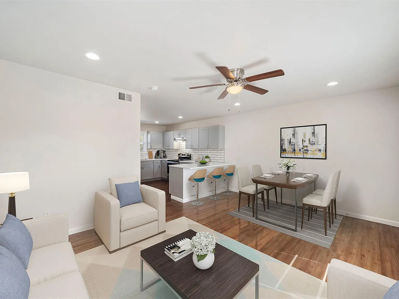 2 bed, 1.0 bath, 900 sqft, $1,285 — Photo 4