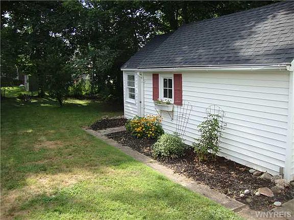 2nd image of 70 Darlich Ave