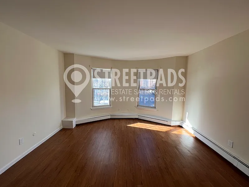 Studio, $1,800 — Photo 2