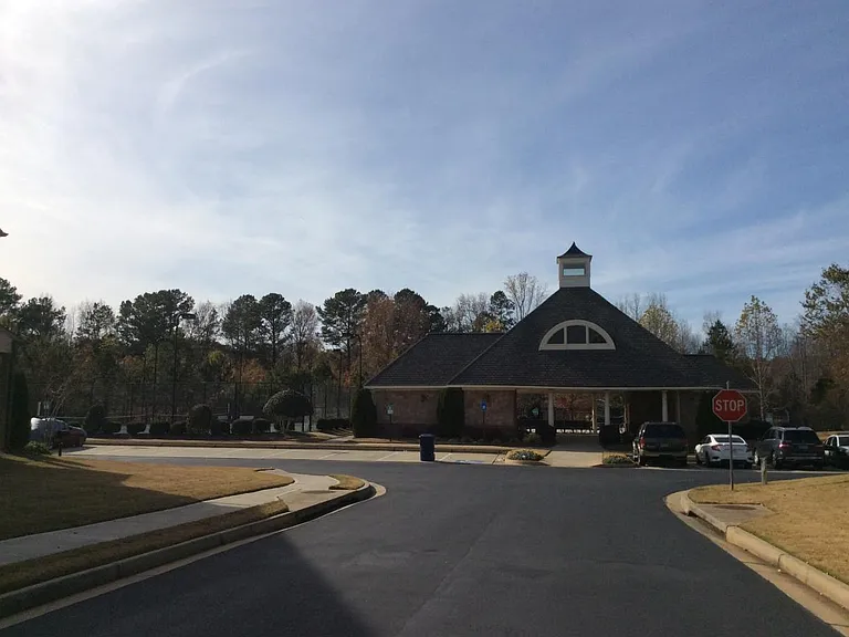 930 Township Cir — Photo 3
