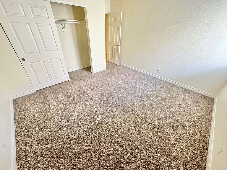 5422 River Glen Dr #377-135 — Photo 11