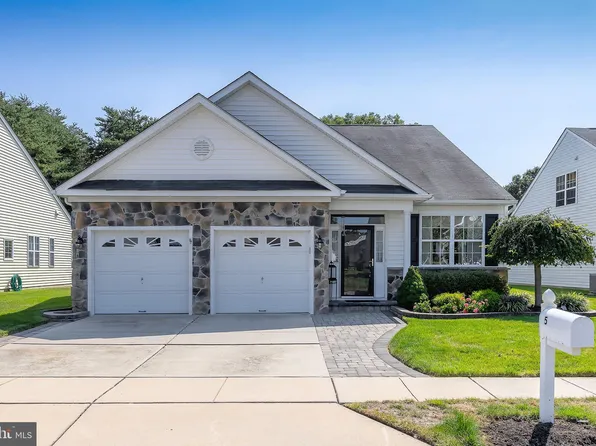 5 Osprey Ln, Thorofare, NJ 08086