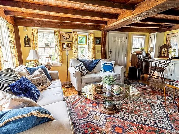 5th image of 12 Mediterranean Ln