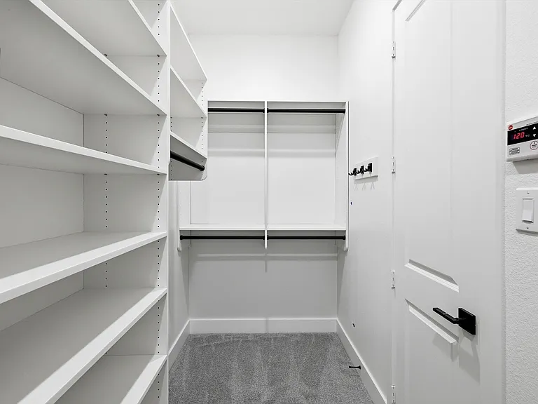 7243 Farley St — Photo 34