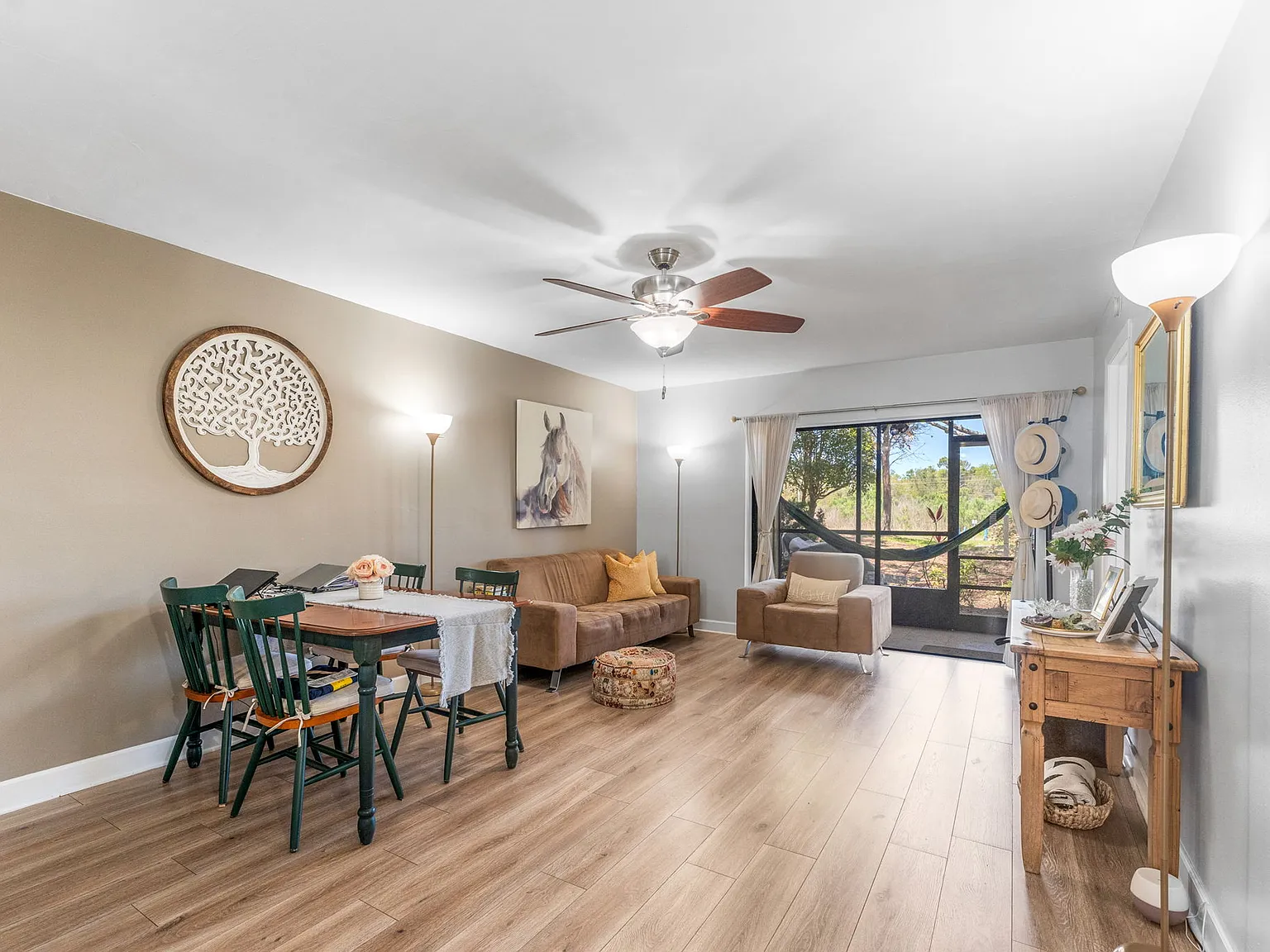 2 bed, 879 sqft, $1,999 — Photo 4