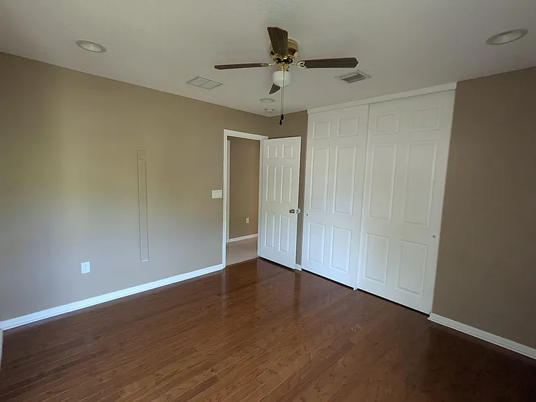 9015 Alexandra Cir — Photo 24