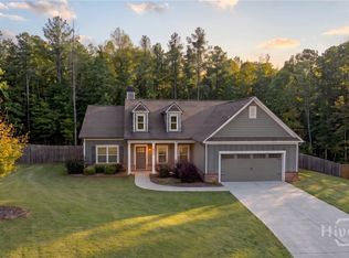 223 Manor Dr, Hull, GA 30646
