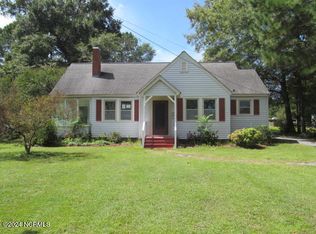 414 S Raleigh St, Wallace, NC 28466