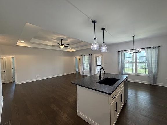 4th image of 1103 Andover Dr