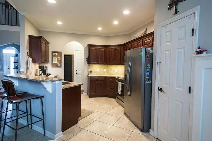 8734 McKenzie Farm Dr — Photo 4