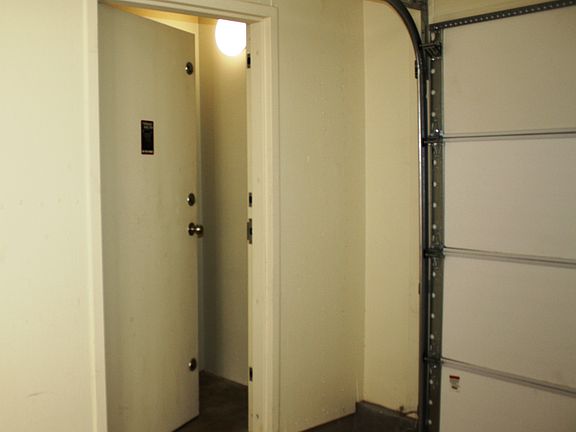 Safe room storm shelter