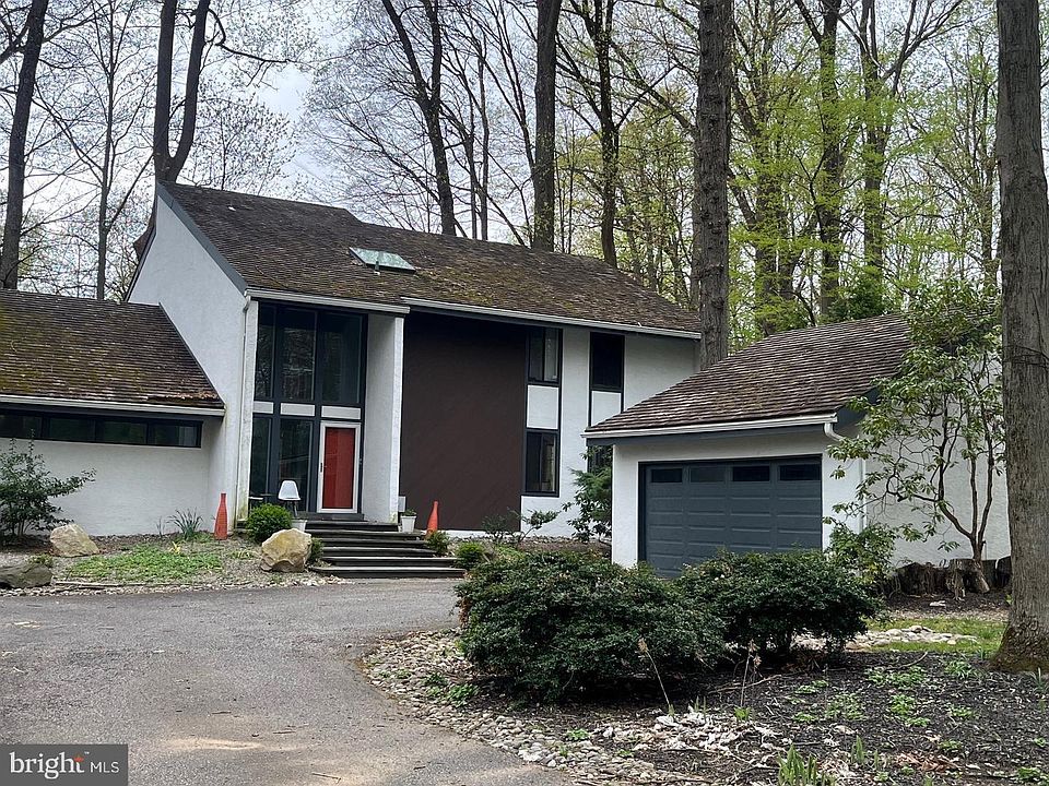 1st image of 208 Pheasant Run Dr
