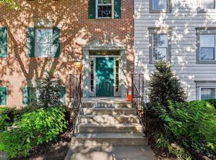 12023 Golf Ridge Ct APT 202, Fairfax, VA 22033