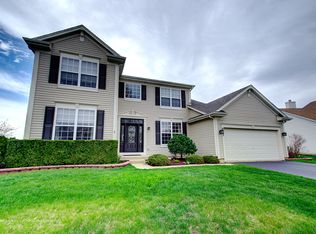 637 Vista Dr, Oswego, IL 60543