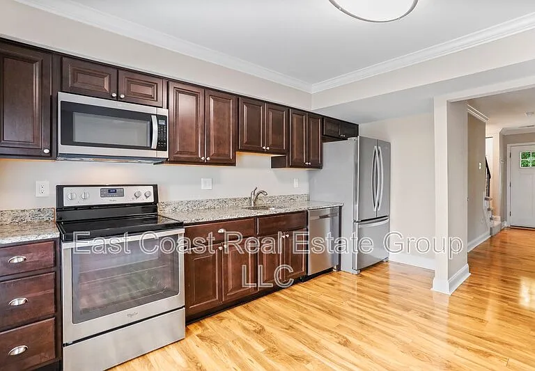 575 Lancaster Pl — Photo 8