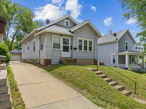 1915 Higley Ave SE, Cedar Rapids, IA 52403