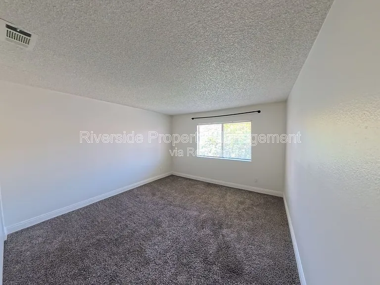 2255 Cahuilla St #105 — Photo 12