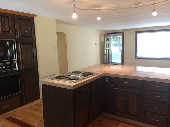 Open concept kitchen/LR