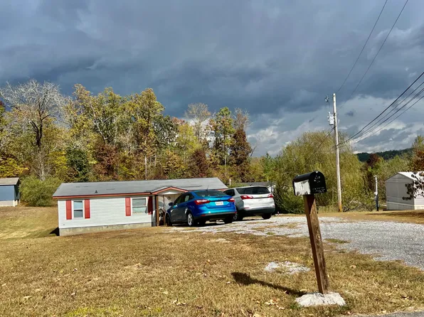 39 Amy Ln, Ringgold, GA 30736