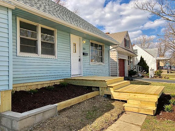 3rd image of 3211 Dresden St