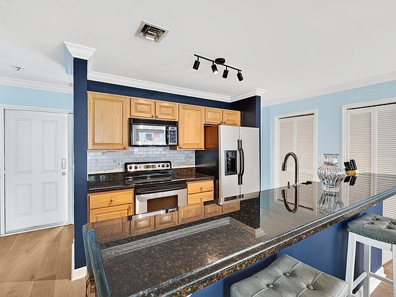 4th image of 3029 N Roosevelt Blvd APT 11