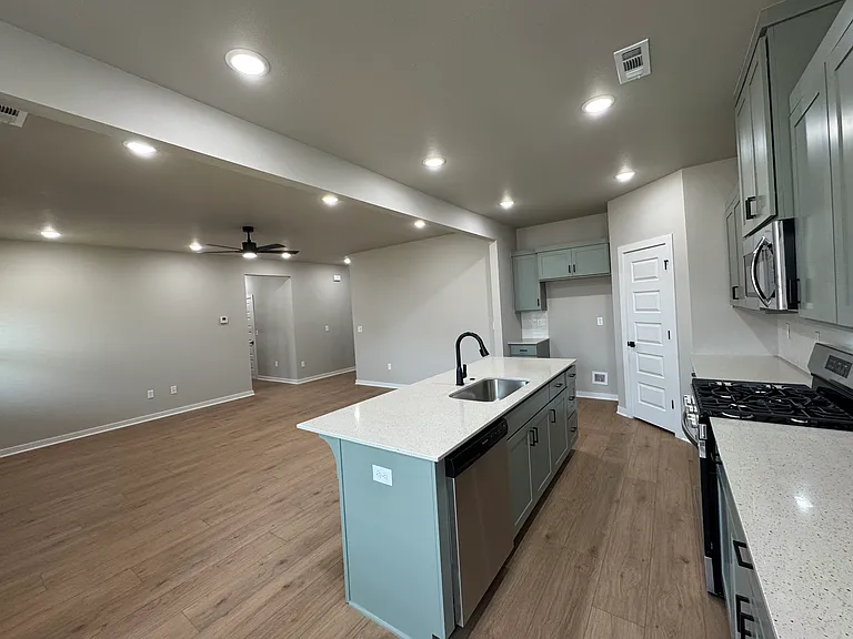 5910 SW Desert Ave — Photo 6