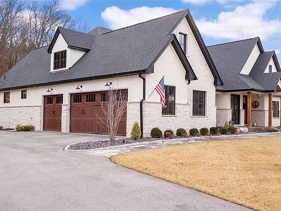 3rd image of 586 Deer Valley Ct