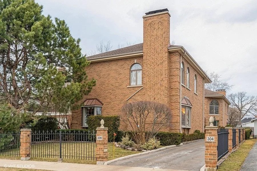 304 Washington Ave photo 1