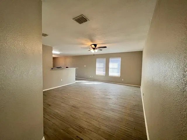 4 bed, 1748 sqft, $1,825 — Photo 3