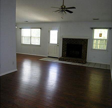 3rd image of 1913 Bizet Ct
