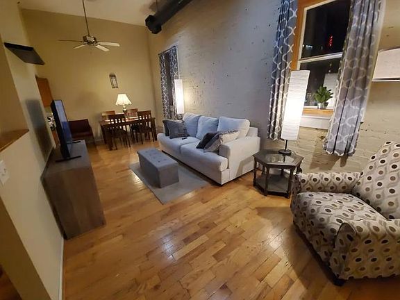 4th image of 111 N Central St