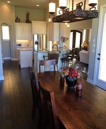 4th image of 409 Firestone Dr