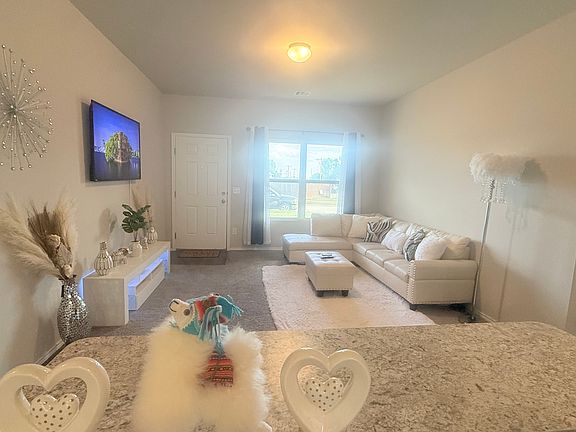 4th image of 839 W Judy Dr