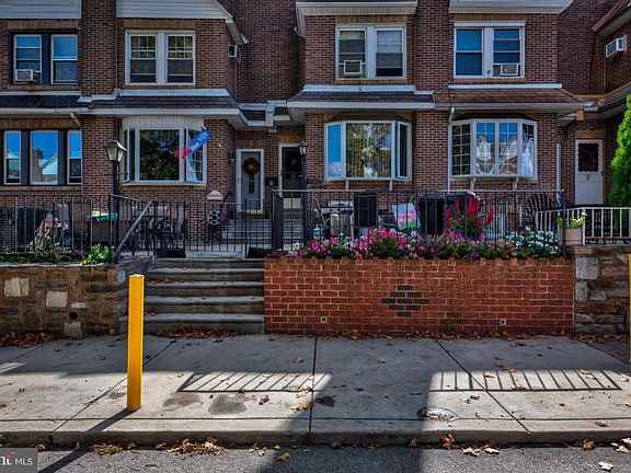 2nd image of 7155 Glenloch St
