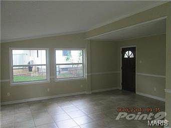 4th image of 215 Saint Anthony Ln