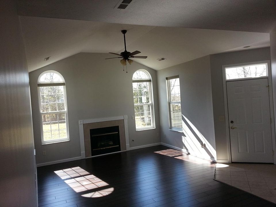 1st image of 4672 Cobblestone Dr