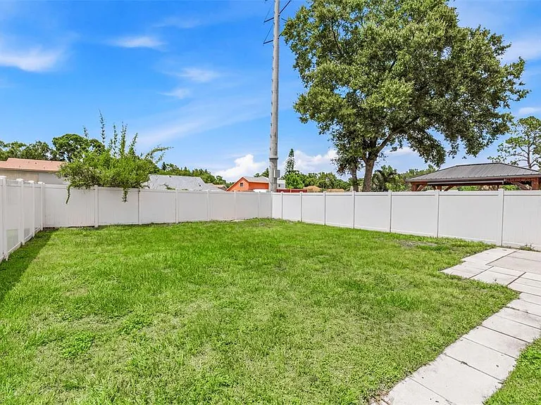3257 Laurel Dale Dr — Photo 37