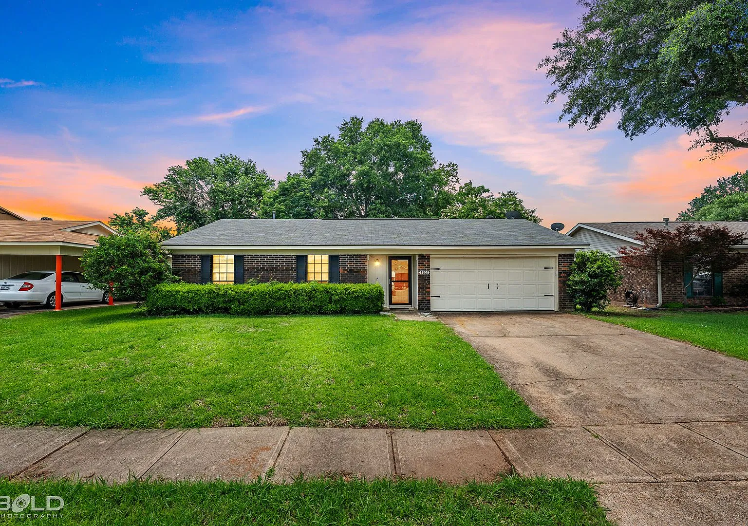 Coming Soon! Check Out This 3 Bed 2 Bath Near The Base!! — Photo 1