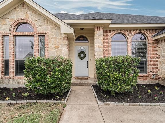 3rd image of 103 Hidden Creek Ln